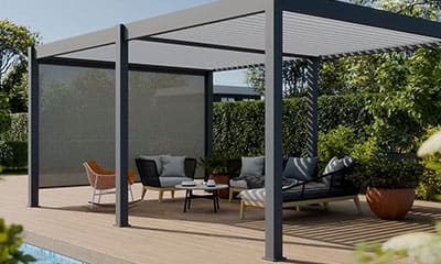 Pergola avec contraste graphique et protections latérales